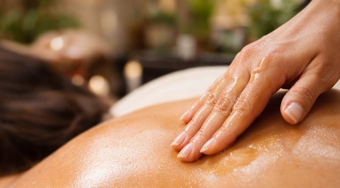 Massage à l'huile d'Argan du Maroc : un massage hydratant du corps par Jamali Massages & Home Spa Marrakech