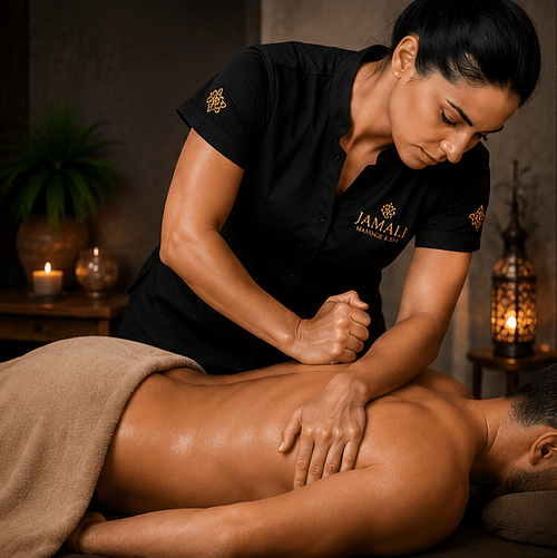 Massage deep tissue profond à domicile à Marrakech — praticienne qualifiée Jamali Spa